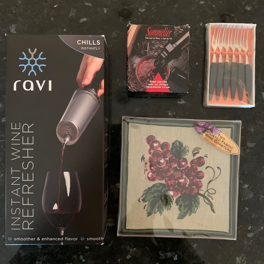 Wine Lovers Accessory Bundle